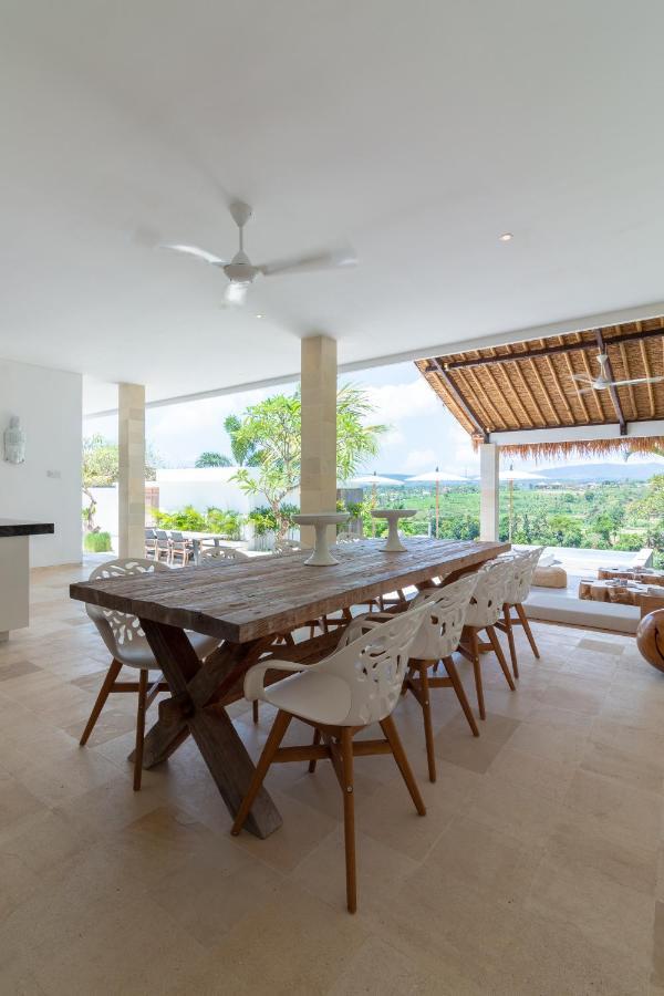 Villa Rasa Senang, With Private Cook And Pool Karangasem Eksteriør billede