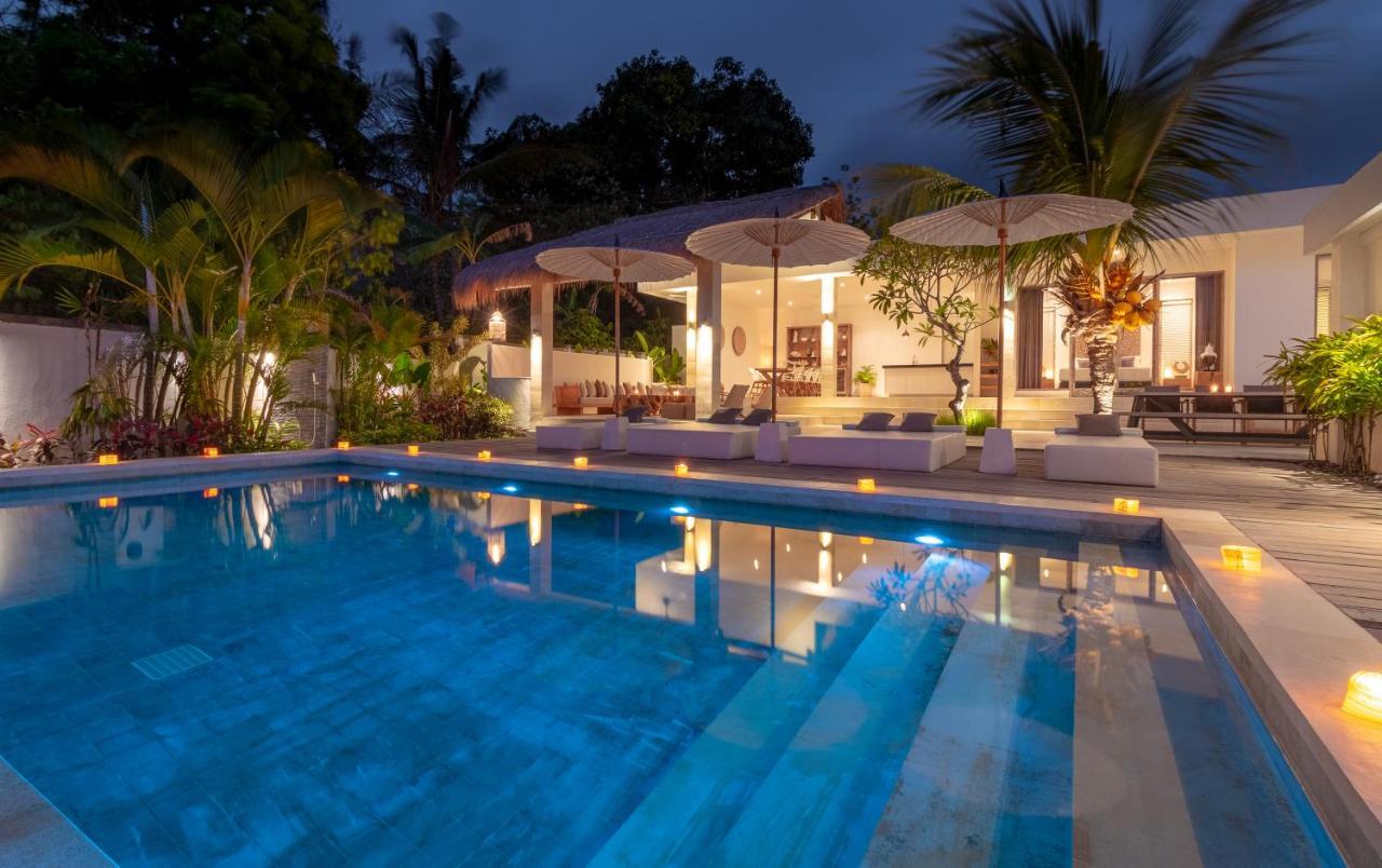 Villa Rasa Senang, With Private Cook And Pool Karangasem Eksteriør billede