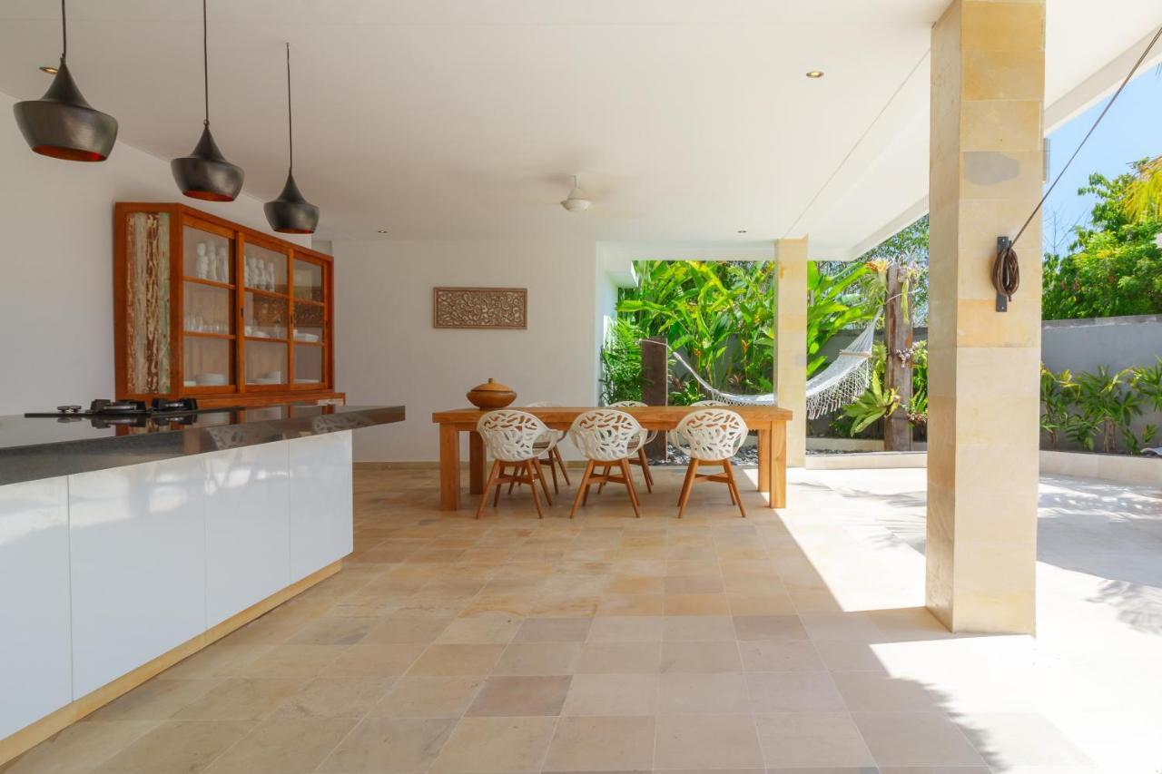 Villa Rasa Senang, With Private Cook And Pool Karangasem Eksteriør billede